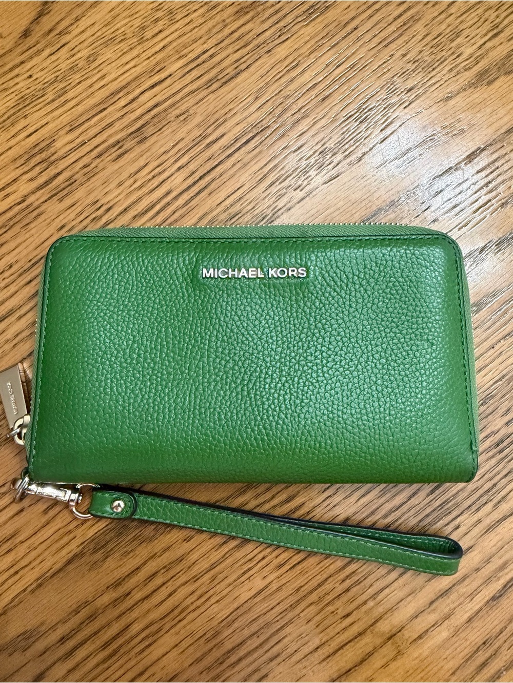 EUC Michael Kors Green Pebbled Leather Wallet or Wristlet